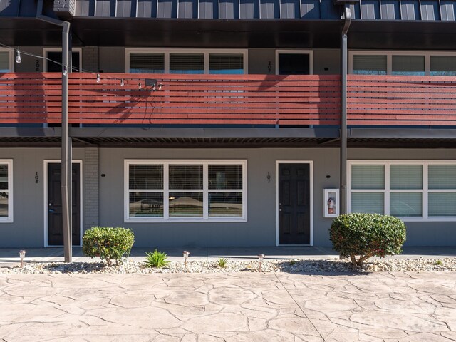 2000 Patio Ct Unit 101, 105, 125, Charlotte, NC 28205 - property entrance with a balcony