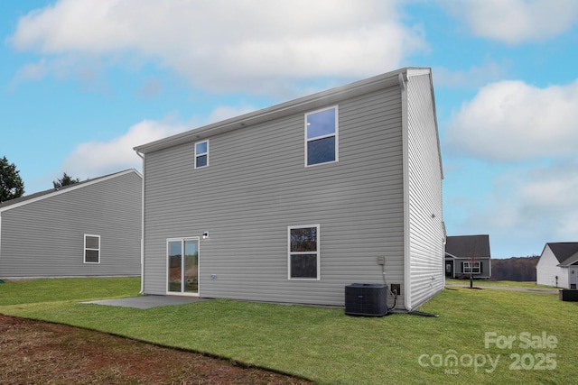 1059 Russell Dr, Winston Salem, NC 27127 - back of property with a yard