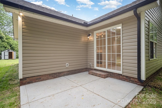 903 Brookdale St, Kannapolis, NC 28083 - view of patio / terrace with a storage shed