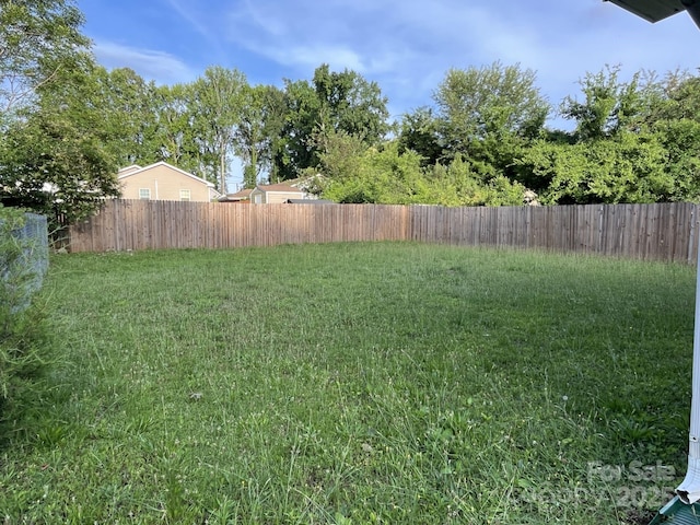 1714 Maribel Ave, Charlotte, NC 28216 - view of fenced yard