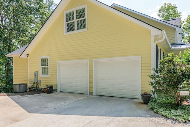 3 Chickadee Ln, Fairview, NC 28730 - view of side of home with concrete driveway and a garage