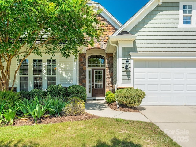 8036 Crater Lake Dr, Fort Mill, SC 29707 - photo 2