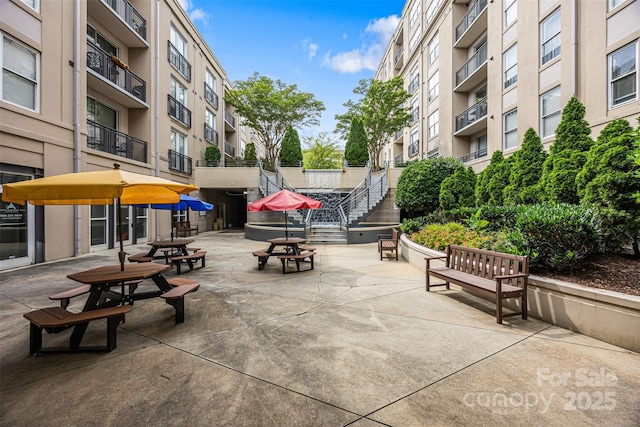 1315 E Blvd Unit 321, Charlotte, NC 28203 - view of community featuring a patio