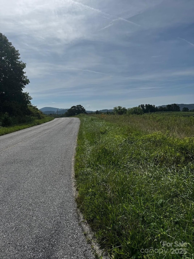99999 Laughter Rd, Hendersonville, NC 28792