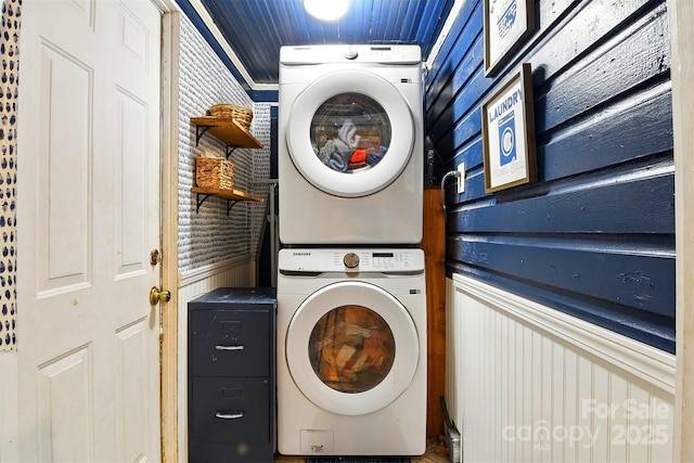 840 10th Street Blvd NW, Hickory, NC 28601 - washroom with stacked washer and clothes dryer