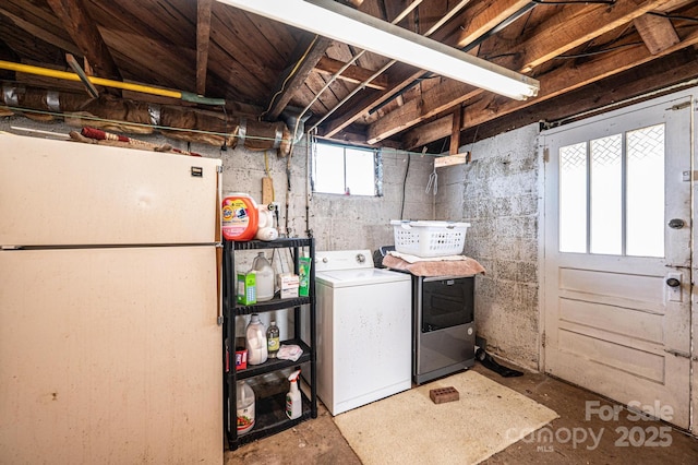 905 Orchard St SW, Valdese, NC 28690 - laundry room featuring washer and dryer