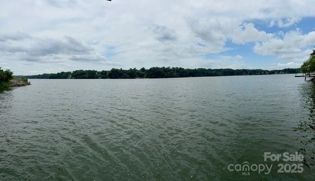138 Island View Rd, Statesville, NC 28677