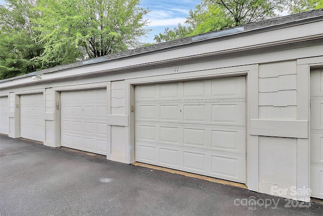 921 NE Dr, Davidson, NC 28036 - view of garage