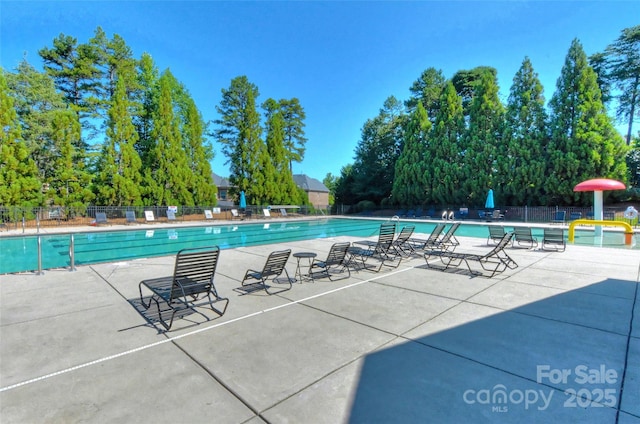 3913 Widgeon Way, Waxhaw, NC 28173 - community pool with a patio