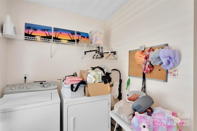 15248 Pangborn Pl, Charlotte, NC 28278 - laundry room with washer and clothes dryer