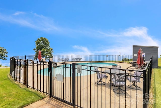 2881 White Oak Mountain Rd Unit D5, Columbus, NC 28722 - community pool featuring a patio