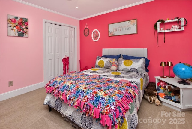 8300 Quarters Ln, Mint Hill, NC 28227 - bedroom featuring carpet flooring, crown molding, and a closet