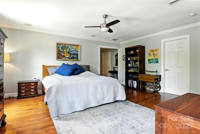 1009 13th Avenue Pl NW Unit 19, Hickory, NC 28601 - bedroom featuring crown molding, light wood-style flooring, and ceiling fan