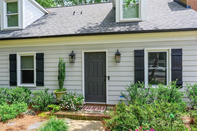 1040 Goshen Pl, Charlotte, NC 28211 - entrance to property with a shingled roof