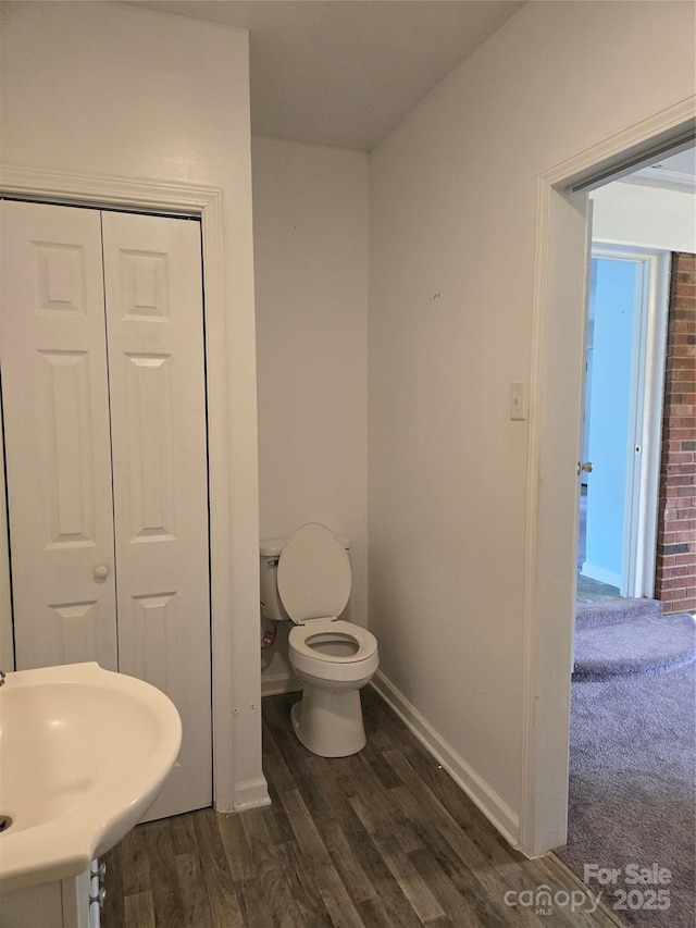 125 Heritage View Rd, Hickory, NC 28601 - bathroom featuring wood finished floors and a closet