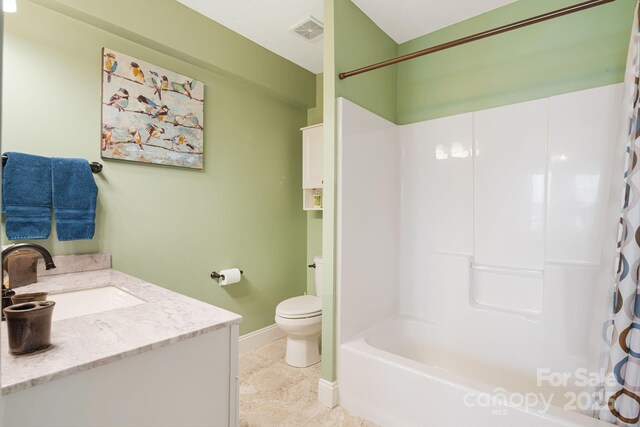 609 Carriage Commons Dr, Hendersonville, NC 28791 - full bath with shower / bath combo with shower curtain and vanity