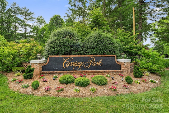 609 Carriage Commons Dr, Hendersonville, NC 28791 - view of community sign