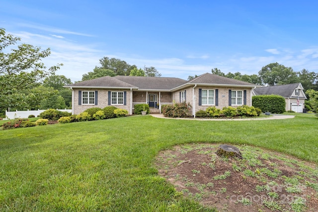 390 Classic Oaks Cir, Hendersonville, NC 28792 - single story home featuring a front lawn