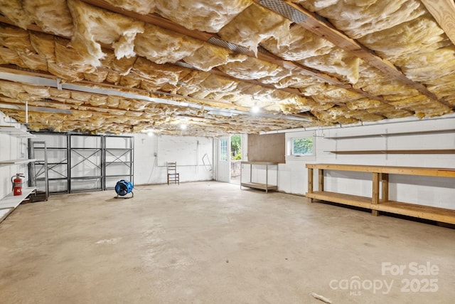 390 Classic Oaks Cir, Hendersonville, NC 28792 - view of garage