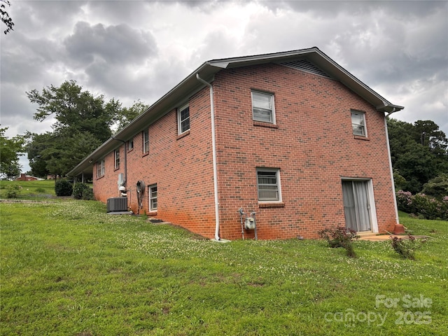 356 Lucky Hollow Rd, Hickory, NC 28601 - view of property exterior with a lawn and brick siding
