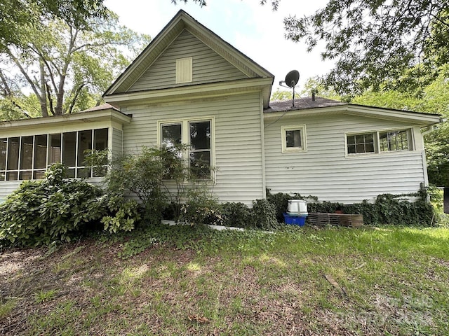 118 Hemphill Ave, Chester, SC 29706 - back of property with a sunroom