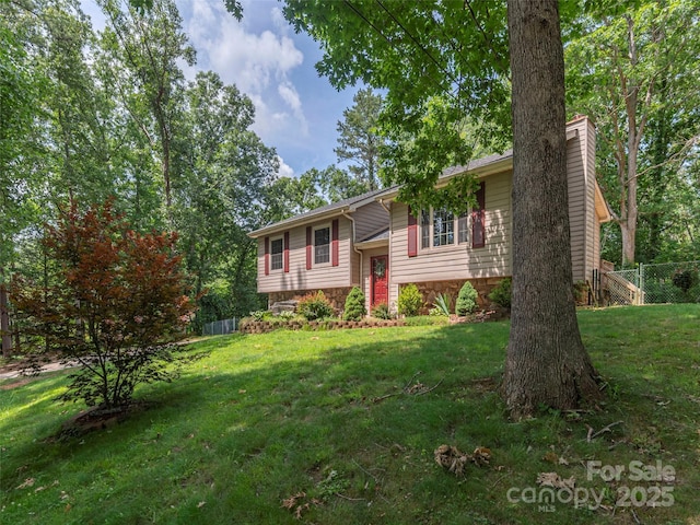 623 Nellie John Dr, Clyde, NC 28721 - raised ranch featuring a chimney