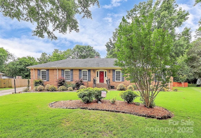 3304 Chilham Pl, Charlotte, NC 28226 - ranch-style home featuring brick siding