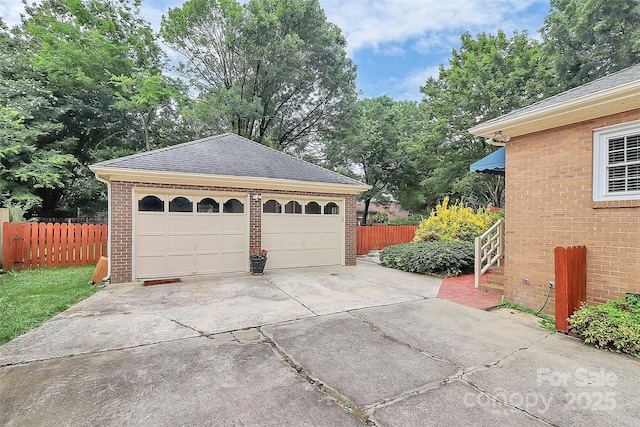 3304 Chilham Pl, Charlotte, NC 28226 - garage featuring concrete driveway