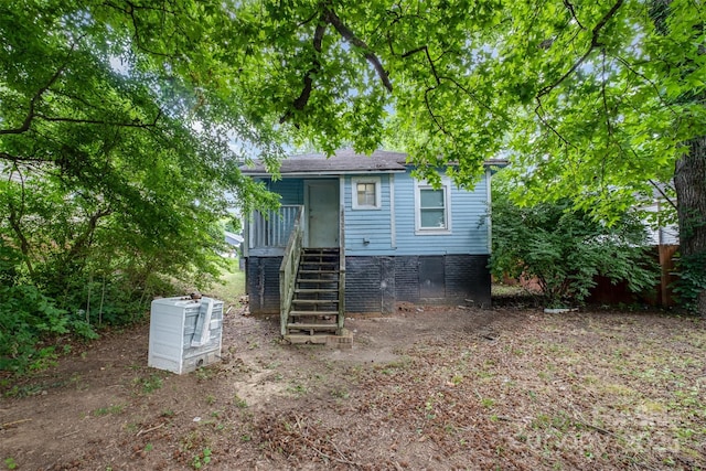 4510 Wildwood Ave, Charlotte, NC 28208 - back of property featuring stairs