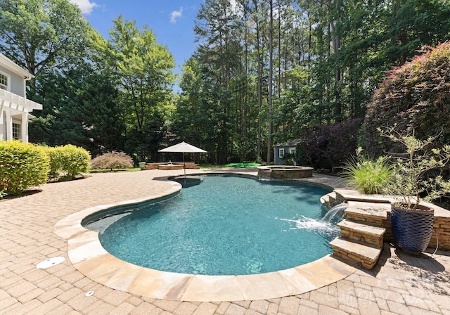 4536 Rustling Woods Dr, Denver, NC 28037 - view of swimming pool with a patio area and a pool with connected hot tub