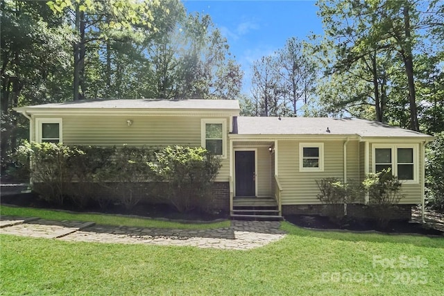 4937 Post Oak Ln, Rock Hill, SC 29732 - tri-level home with a front lawn and crawl space
