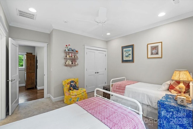 307 E Allenton St, Mount Gilead, NC 27306 - bedroom featuring carpet floors, recessed lighting, a closet, ornamental molding, and a ceiling fan