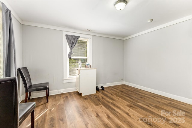 822 Cantwell St, Charlotte, NC 28208 - unfurnished room with wood finished floors and baseboards
