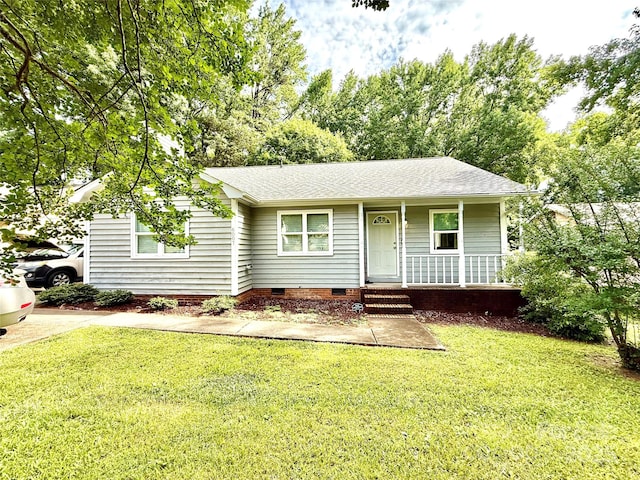 6007 Crosswood Ct, Charlotte, NC 28215 - ranch-style house featuring a porch, a front yard, a shingled roof, and crawl space