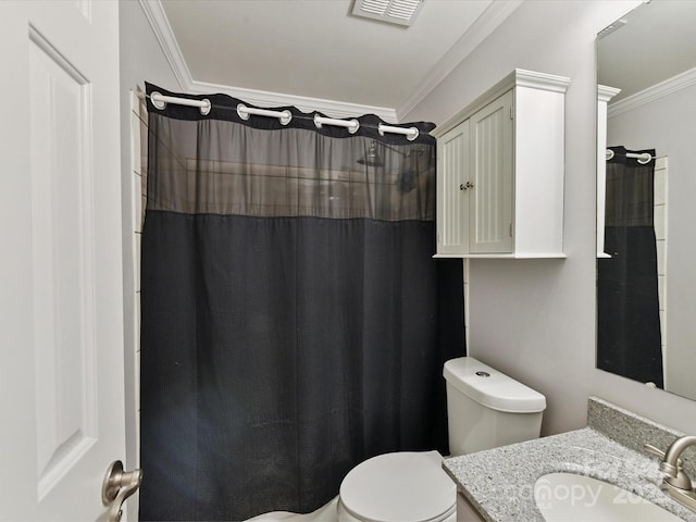 7139 Powder Mill Pl, Charlotte, NC 28277 - full bath with crown molding, vanity, and a shower with shower curtain