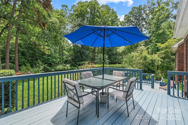 1069 Westlake Dr, Kannapolis, NC 28081 - wooden deck with outdoor dining area and a lawn