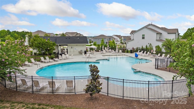 11806 Stirling Field Dr, Pineville, NC 28134 - community pool with a residential view and a patio area