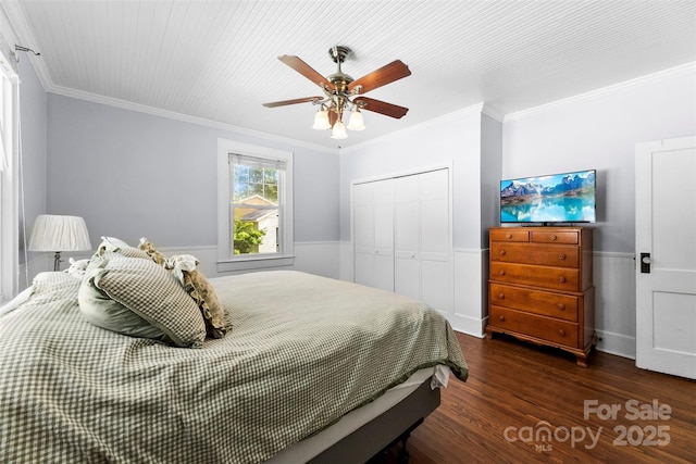 1210 Jackson Rd, Gastonia, NC 28052 - bedroom with wood finished floors, a wainscoted wall, a closet, ornamental molding, and ceiling fan