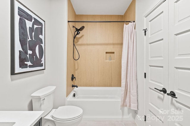 2733 Cowles Rd, Charlotte, NC 28208 - full bath featuring vanity and shower / bath combination with curtain