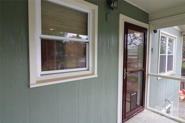 9 Oakland St, Weaverville, NC 28787 - property entrance