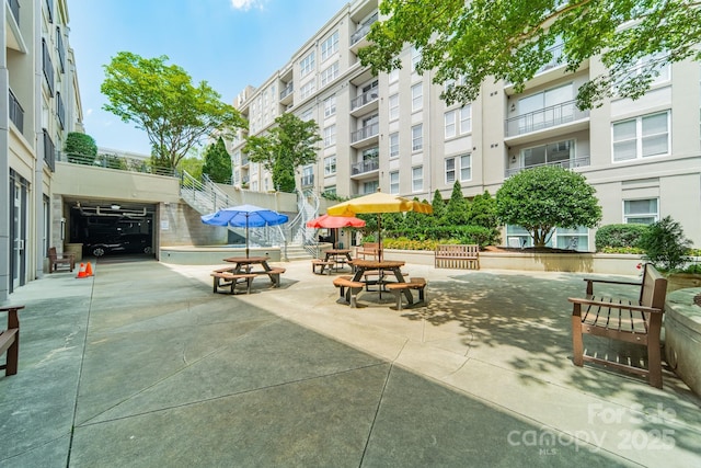 1315 E Blvd Unit 327, Charlotte, NC 28203 - view of community featuring a patio area