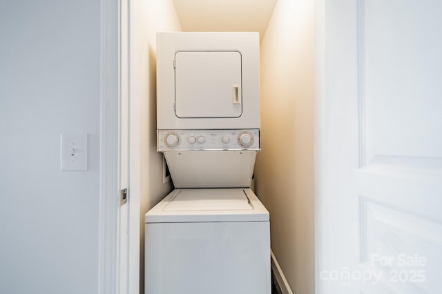 1315 E Blvd Unit 327, Charlotte, NC 28203 - laundry room with stacked washer / drying machine