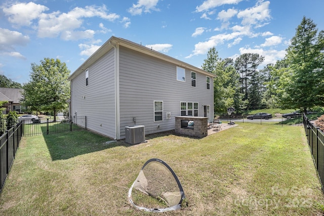 15636 Oleander Dr, Charlotte, NC 28278 - rear view of property with a fenced backyard and a patio area