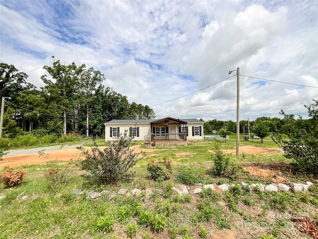 5321 State Line Rd, Marshville, NC 28103 - manufactured / mobile home with a porch