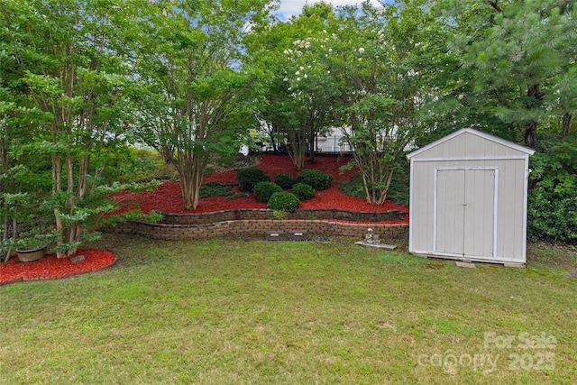 516 Cool Creek Dr, Rock Hill, SC 29732 - view of grassy yard featuring a storage shed