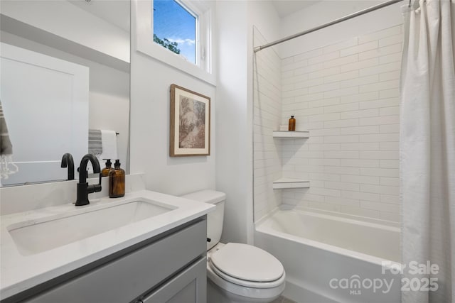 209 Coxe Ave Unit A, Charlotte, NC 28208 - full bathroom with vanity and shower / bath combo
