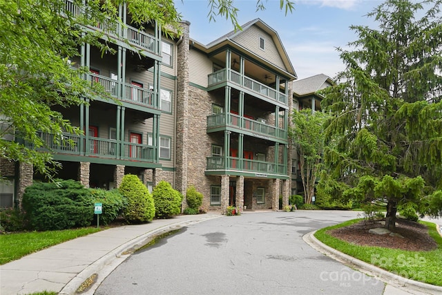 9 Kenilworth Knl, Asheville, NC 28805 - view of apartment building / complex