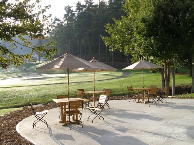 35 Stonecrest Ct, Flat Rock, NC 28731 - view of patio with outdoor dining space