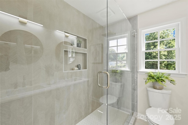 811 Ashmeade Rd, Charlotte, NC 28211 - full bath featuring toilet and a shower stall