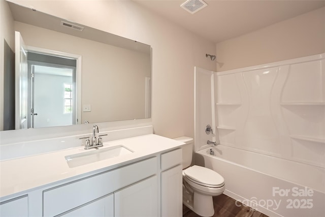 136 Dorian Pl, Troutman, NC 28166 - full bath featuring vanity, shower / tub combination, and wood finished floors